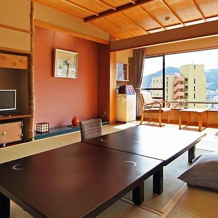 Atami Juraku Hotel Exteriör bild
