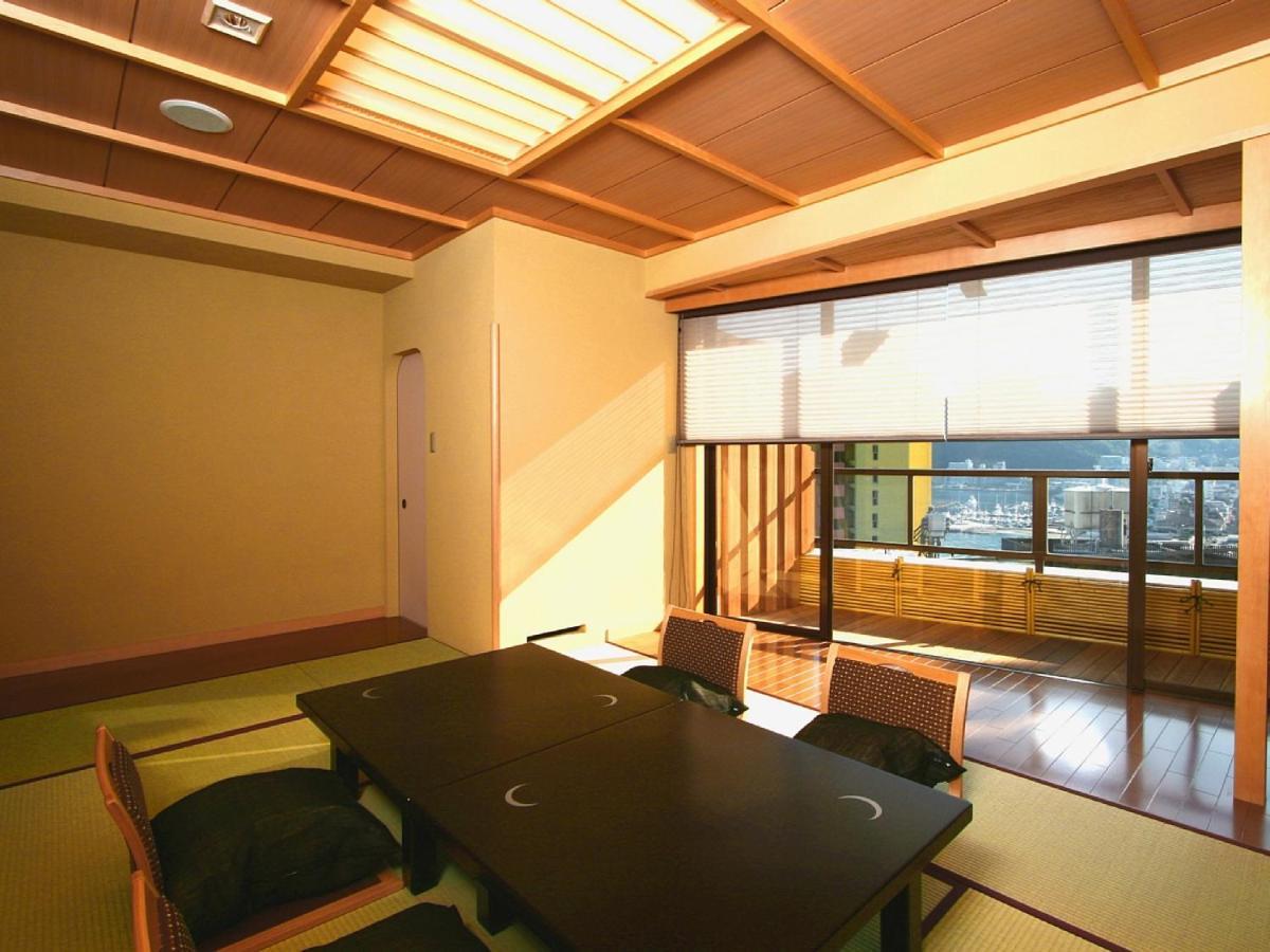 Atami Juraku Hotel Exteriör bild
