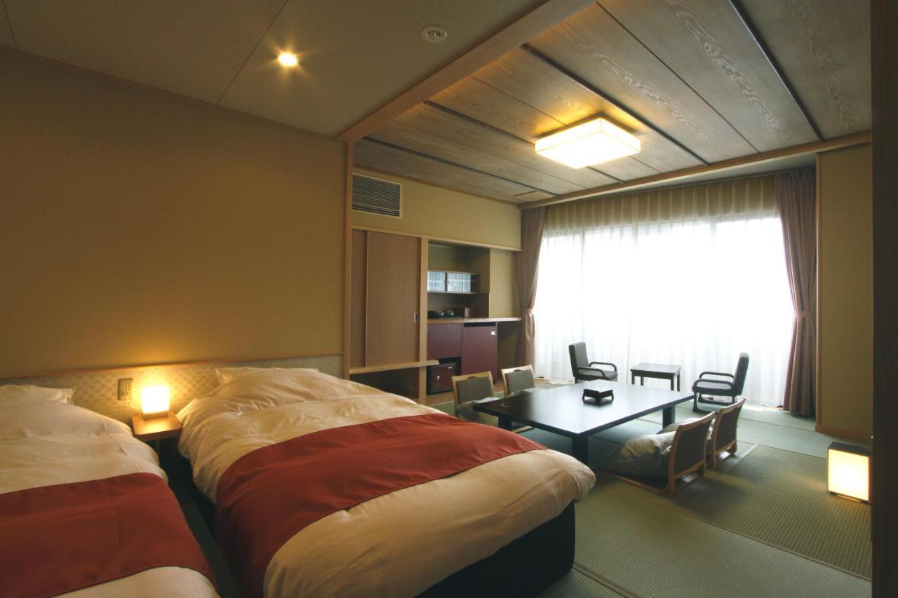 Atami Juraku Hotel Exteriör bild
